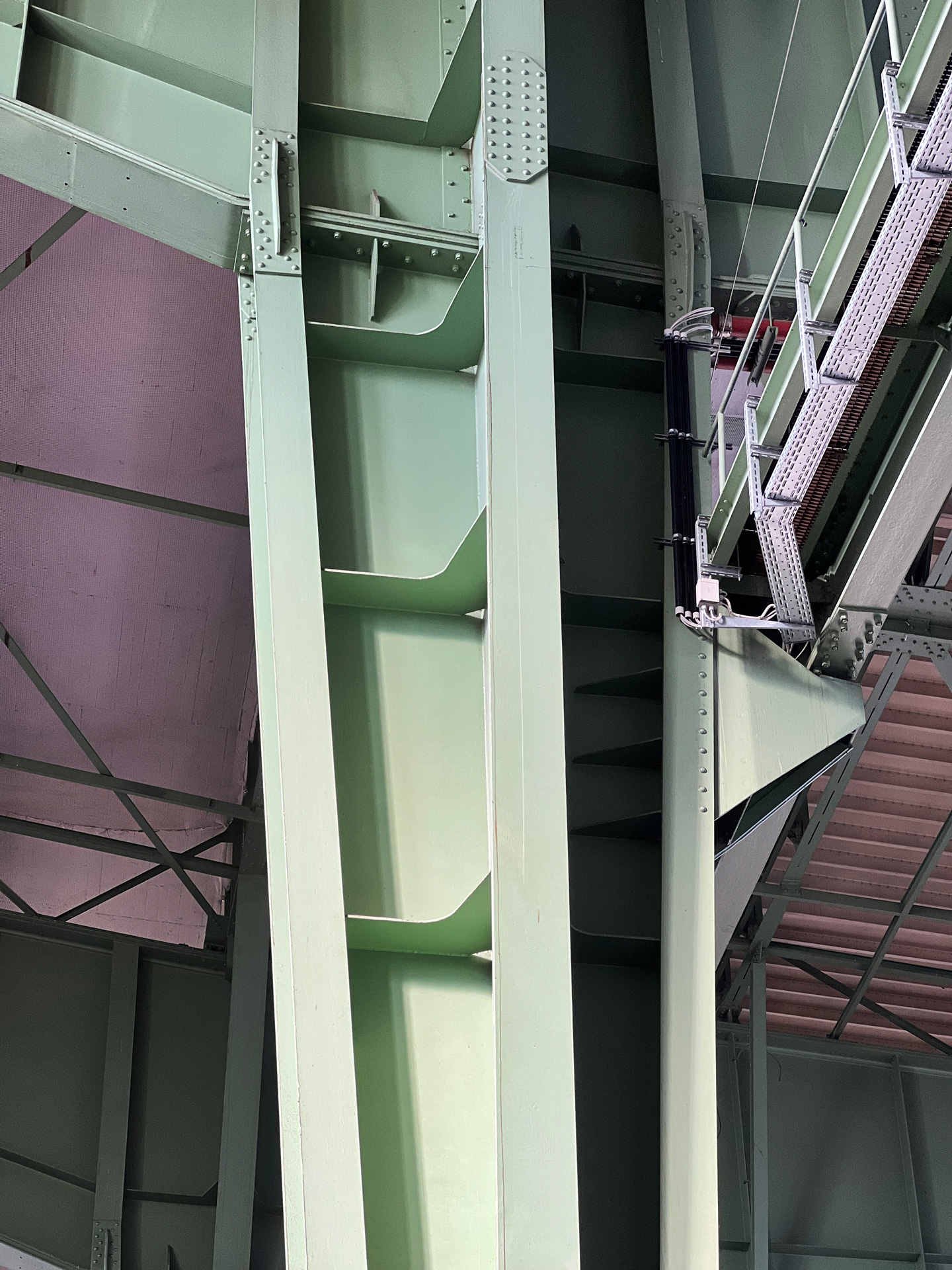 johann_wachs_modern_8822